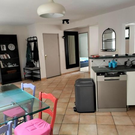 Appartement Au Centre Ville Avec Un Beau Jardin Prive لانيون المظهر الخارجي الصورة