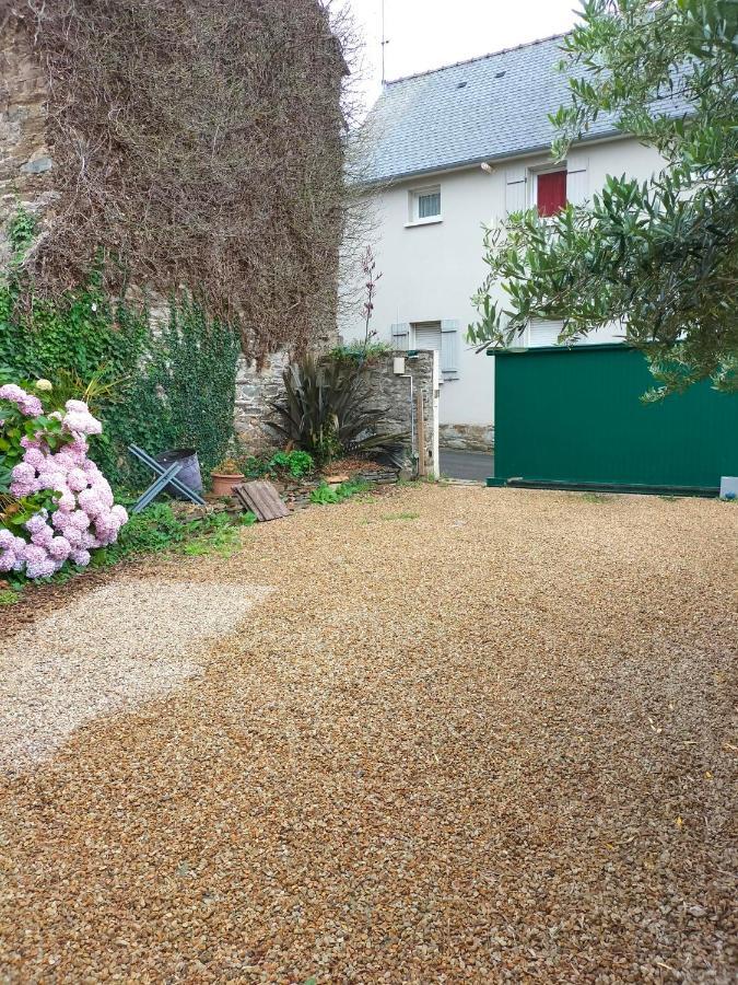 Appartement Au Centre Ville Avec Un Beau Jardin Prive لانيون المظهر الخارجي الصورة
