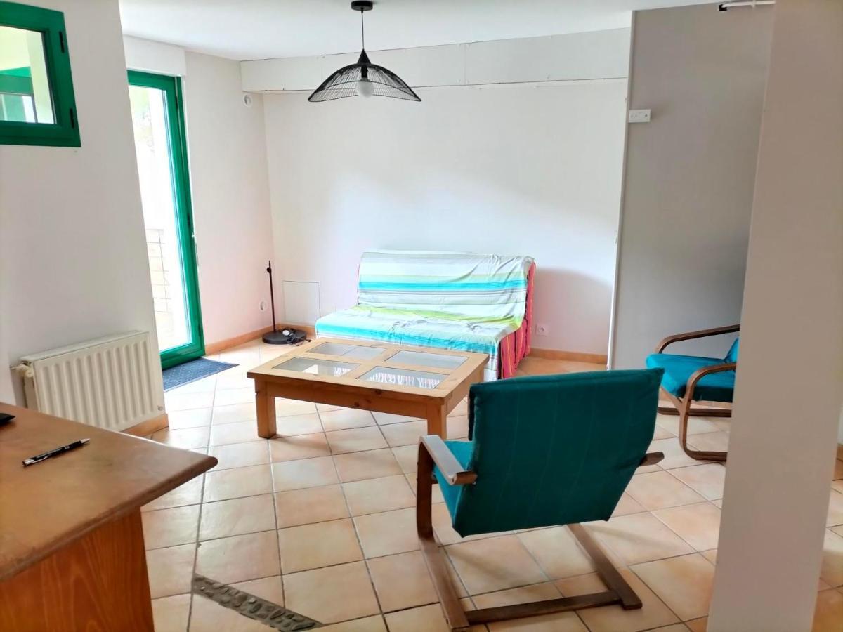 Appartement Au Centre Ville Avec Un Beau Jardin Prive لانيون المظهر الخارجي الصورة