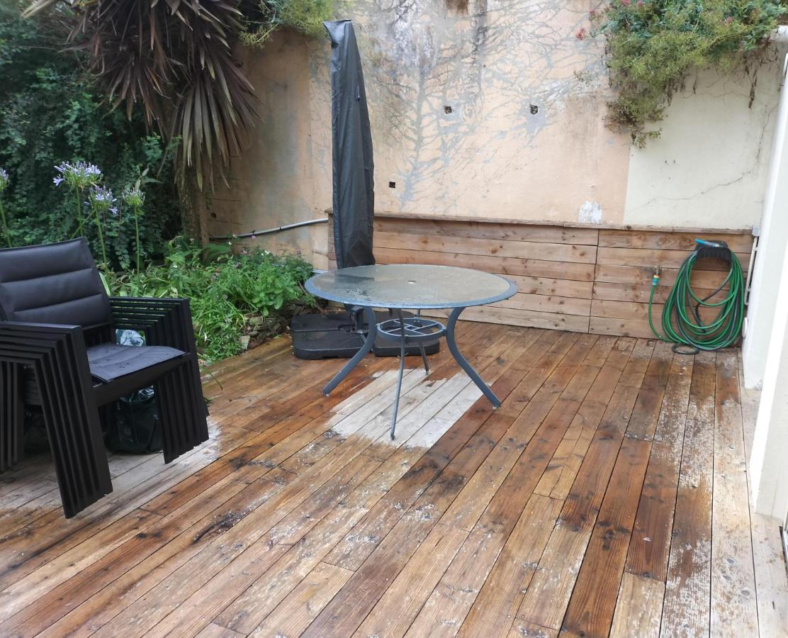 Appartement Au Centre Ville Avec Un Beau Jardin Prive لانيون المظهر الخارجي الصورة